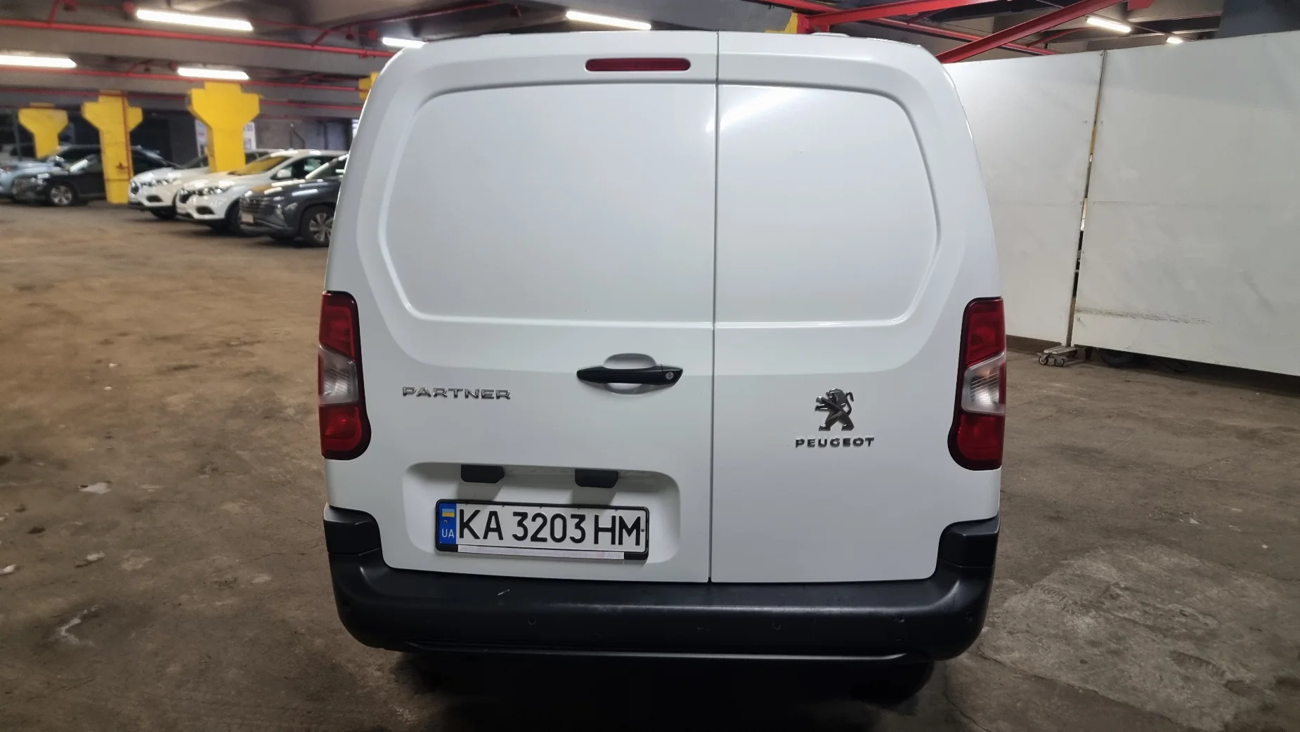 Peugeot Partner photo